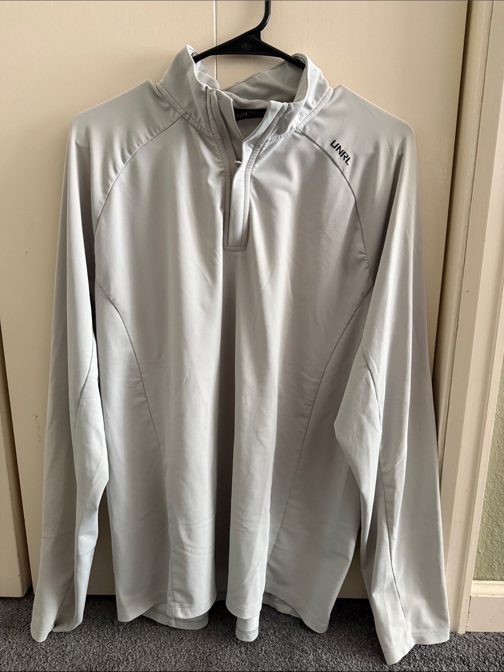 UNRL Men’s Light Gray Quarter-Zip Performance Pullover